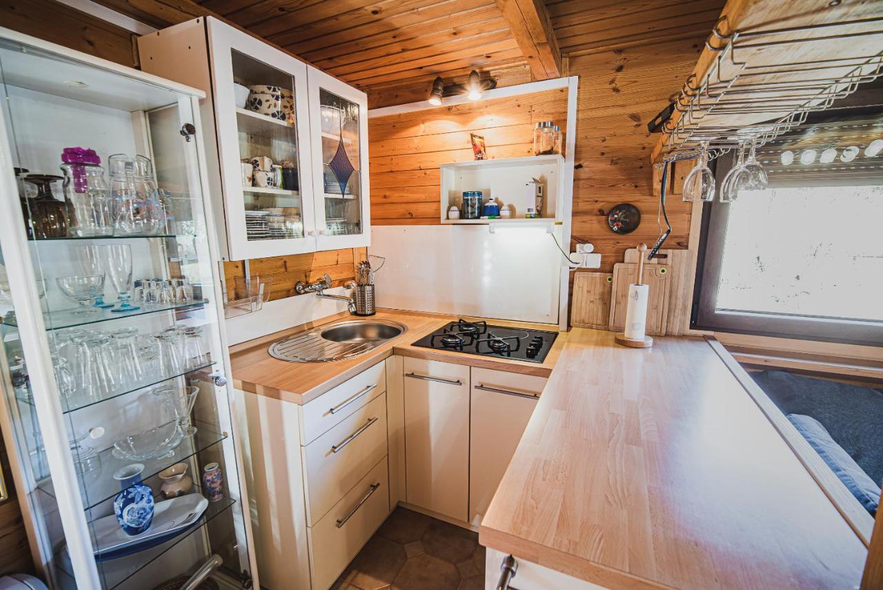 Wooden Cabin Zurej With Hot Tub Bukovje v Babni Gori Exterior foto