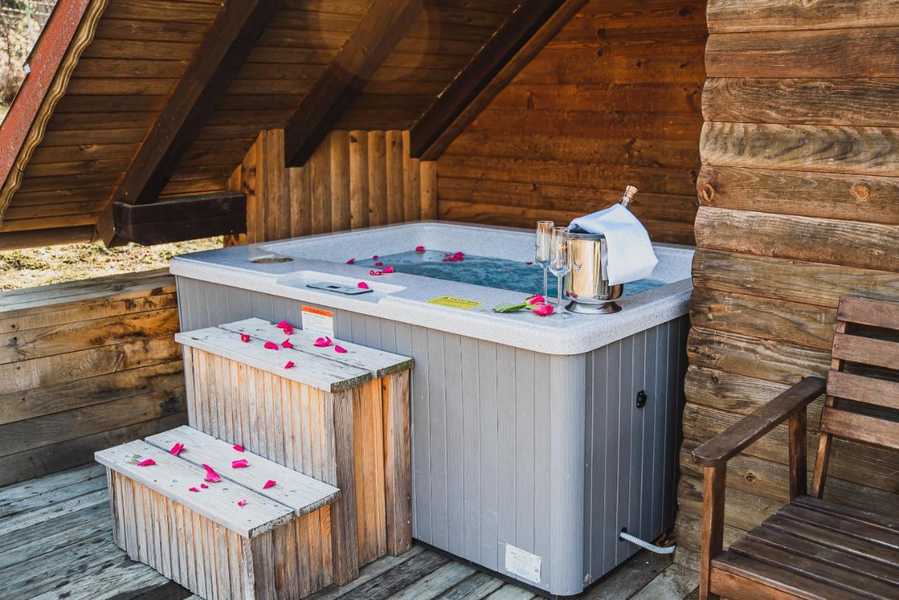Wooden Cabin Zurej With Hot Tub Bukovje v Babni Gori Exterior foto