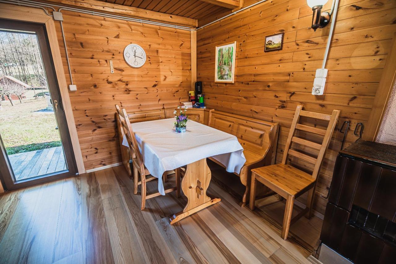 Wooden Cabin Zurej With Hot Tub Bukovje v Babni Gori Exterior foto
