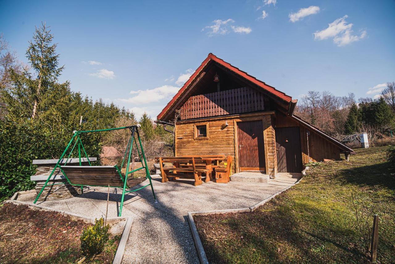 Wooden Cabin Zurej With Hot Tub Bukovje v Babni Gori Exterior foto