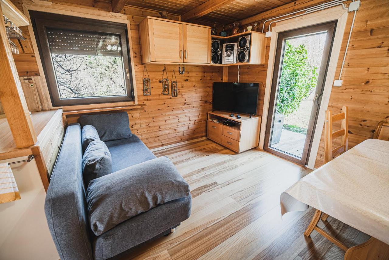 Wooden Cabin Zurej With Hot Tub Bukovje v Babni Gori Exterior foto